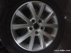 出售豐田R A V 4輪胎