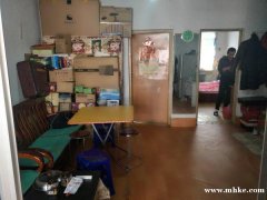 潔園小區(qū)第四實(shí)驗(yàn)小學(xué)附近，四樓67.77，毛坯房