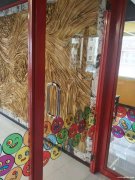 店鋪搬遷，部分家具桌椅燈箱鋼化玻璃沙發(fā)吧臺(tái)等出售給錢就賣