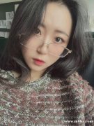 想找一份畫室美術(shù)教師的工作