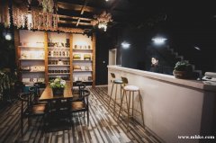 美容院招前臺(tái)