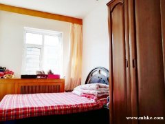 梅河口信用聯(lián)社家屬樓三室一廳明廚明衛(wèi)出售，位置好，學(xué)區(qū)房無(wú)物