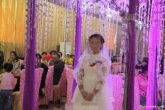 大拖尾蕾絲婚紗