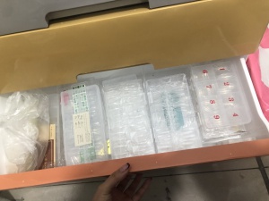 輕工一樓284號美甲出兌