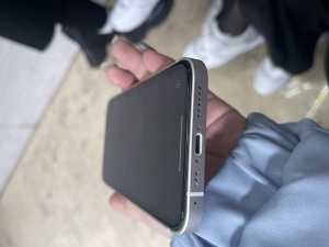 xr改12。 1000出 64G