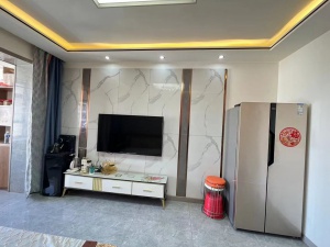 沿河小區(qū)精裝修一室一廳一衛(wèi)6樓