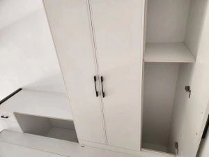 出租東街水岸一期車庫改裝住宅。高檔全新裝修。