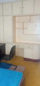 地區(qū)外貿(mào)家屬樓十中，博文學區(qū)房，電業(yè)局對面，老公安局隔壁