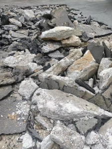 水泥塊出售！