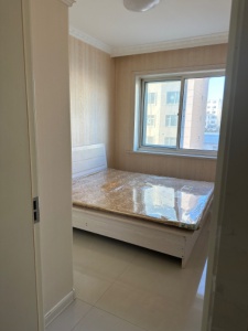 西街老婦幼保健醫(yī)院對(duì)面