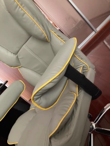 9成新電腦椅出售