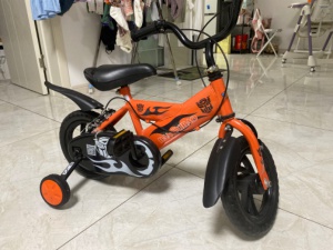 兒童車200轉(zhuǎn)9成新，沒怎么騎過