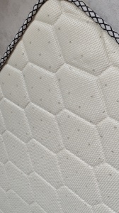 1.2*2米床墊 九成新 50元