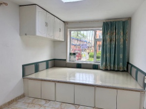 東方家居旁有住宅一樓出租