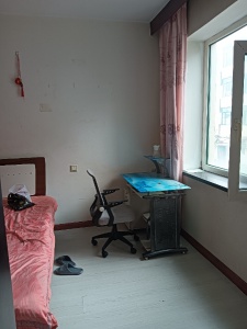 房屋出租四樓，位置優(yōu)越