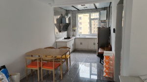 個(gè)人出租 磊邦公館   電梯五樓100平，精裝修。