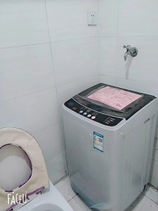 楓林小鎮(zhèn)三樓出租家電齊全干凈整潔拎包入住