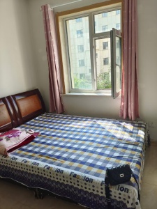 出租北部新城三樓50平方米拎包入住。