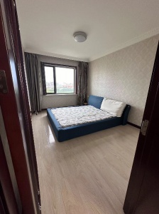 出租水云天高層9樓南北通透105平（年租）