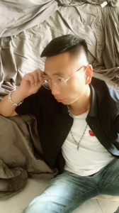 單身爸爸想找一個(gè)陪伴終身跟我一起努力做事業(yè)打拼的另一半