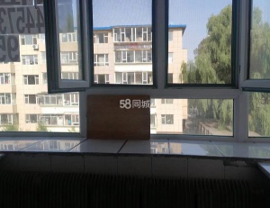 自來水家屬樓4樓65平出租月800元押一付一