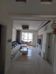 出租江南明珠小區(qū)步梯四樓85平