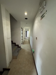 站前步行街門市出租一二三層240平米出租