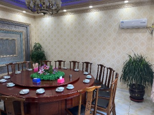 旺店出兌，長(zhǎng)安城對(duì)面芳華名苑門(mén)市王家菜館